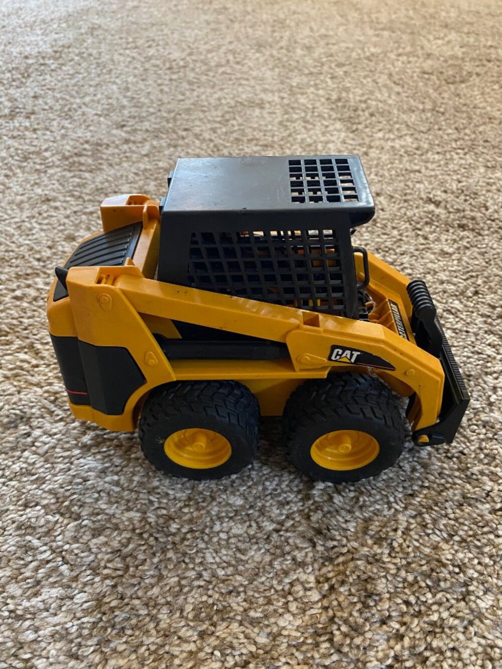 Bruder Toys CAT Caterpillar Skid Steer Loader Toy Truck Made in Germany 5''H